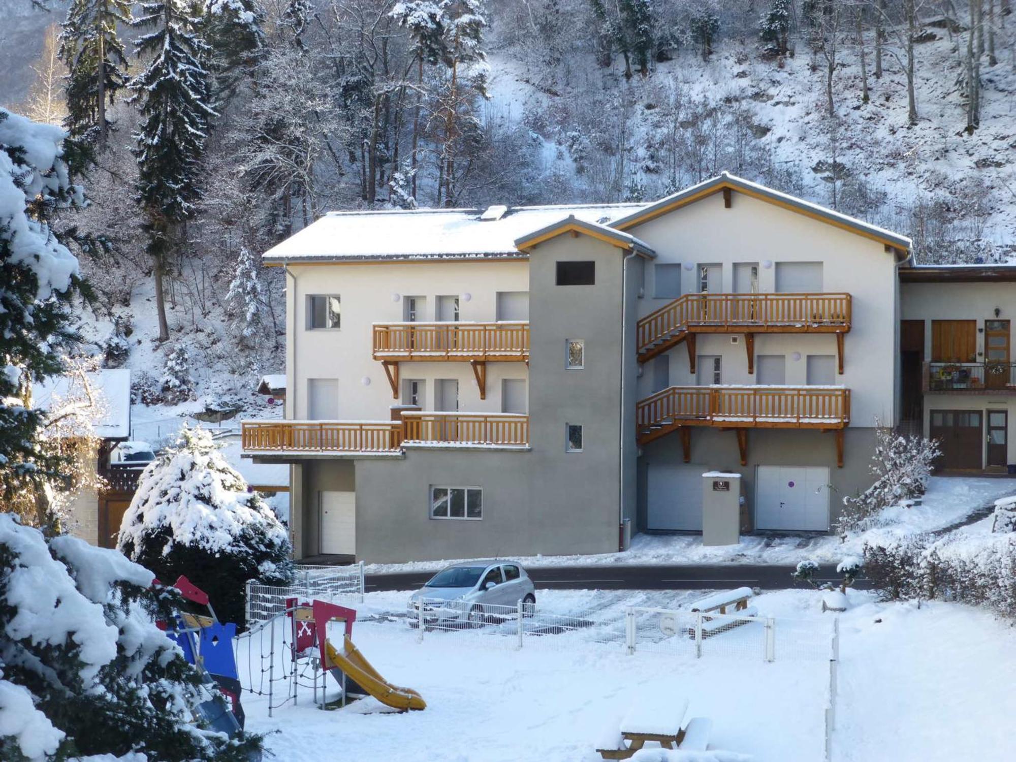 Appartement Neuf 2* Au Centre De Brides Avec Terrasse, Proche Telecabines Et Commerces - Fr-1-512-41 Zewnętrze zdjęcie
